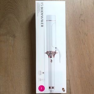 T3 BodyWaver 1.75” Professional ceramic styling iron for waves and volume.